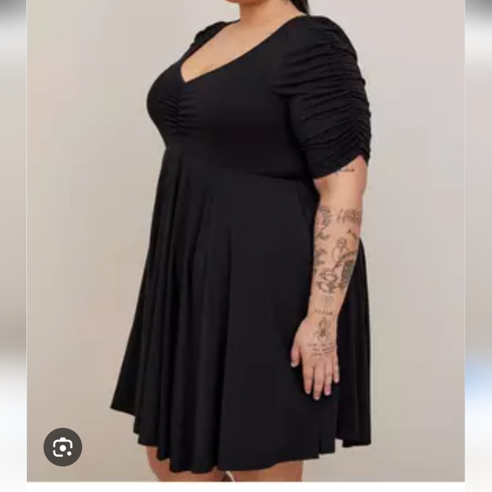 Elegant Black Ruched Dress